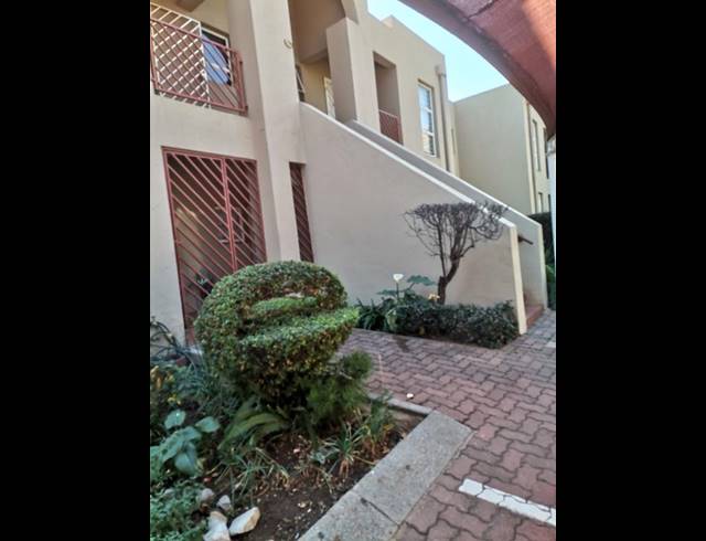 3 BEDROOM TOWNHOUSE FOR SALE IN BRACKENDOWNS